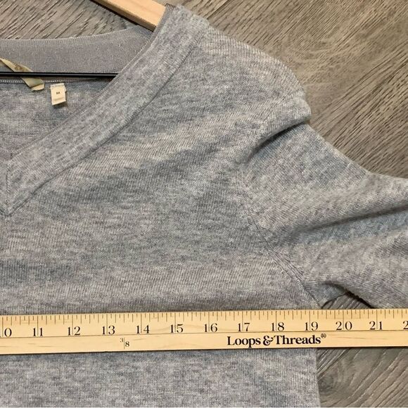 SOFT SURROUNDINGS Wool Alpaca Sweater Women’s Medium Gray V-Neck. - Picture 8 of 11